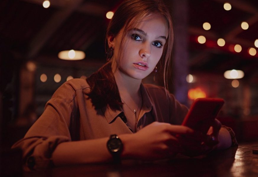 How a woman&rsquo;s side glance took the internet by storm